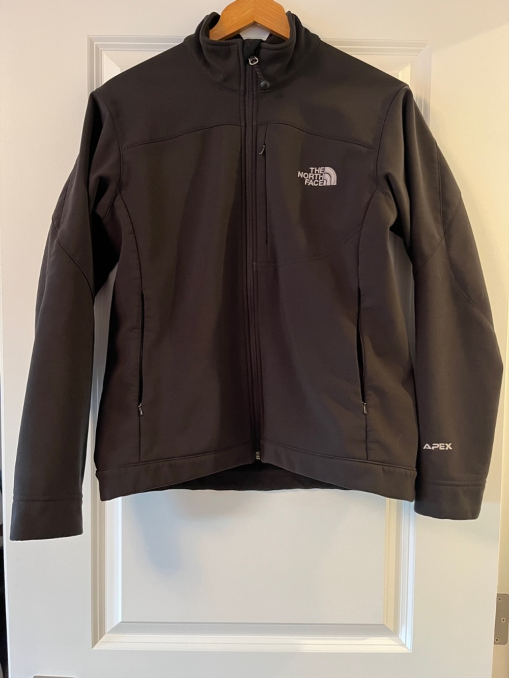The North Face Women’s Black Apex Softshell Jacket